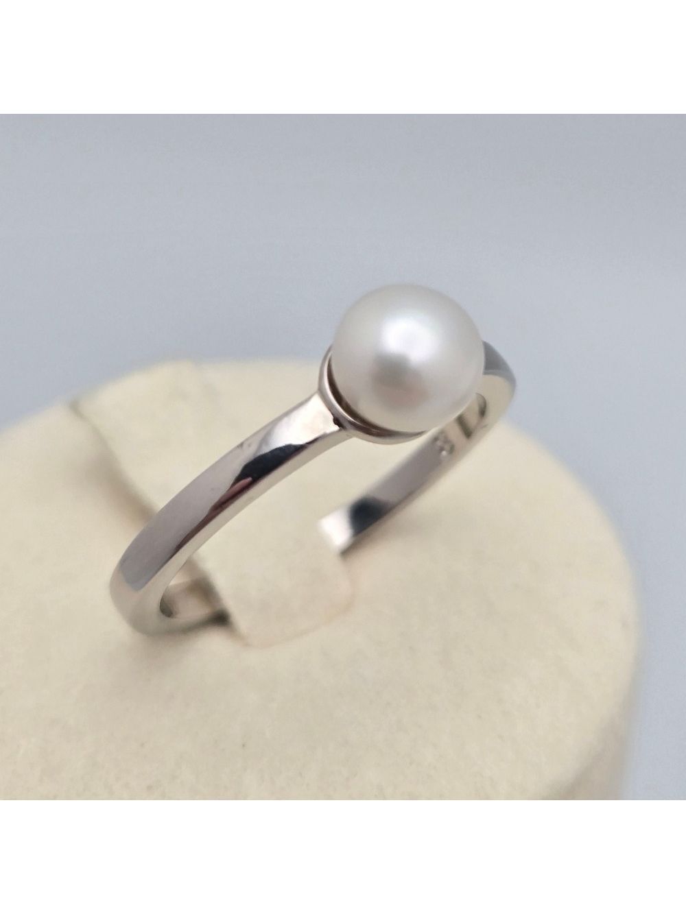Freshwater Cultured White Pearl Ring Silver Tone Size 8 NWOT Romantic Delicate